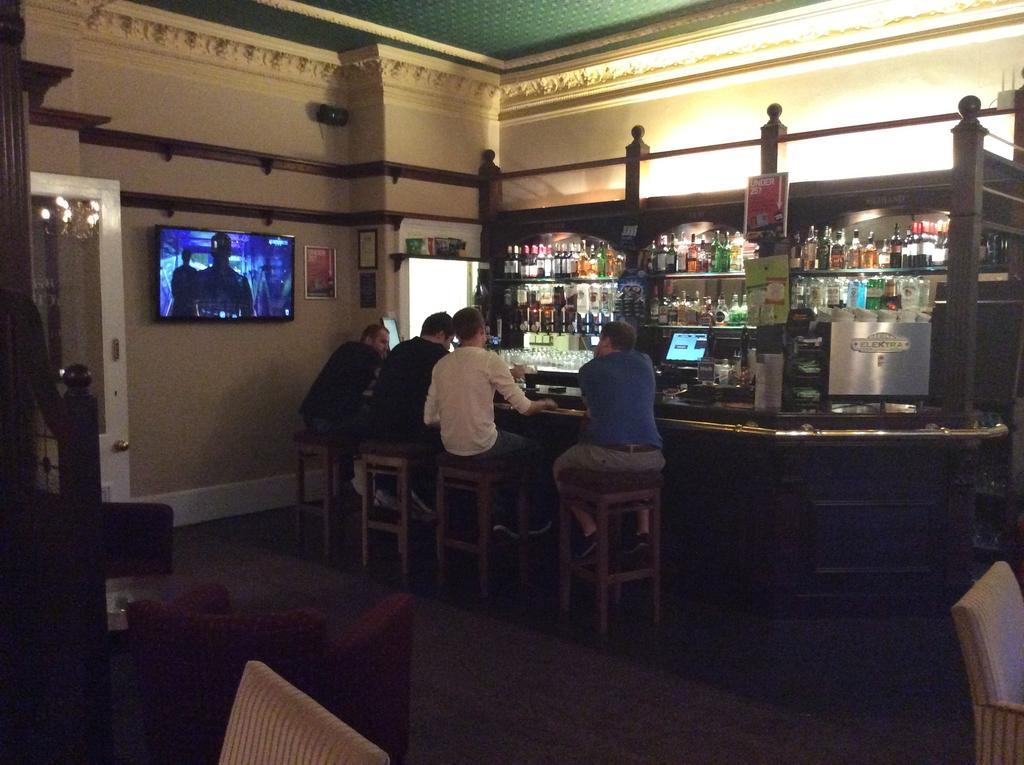 Taychreggan Hotel Dundee Bagian luar foto