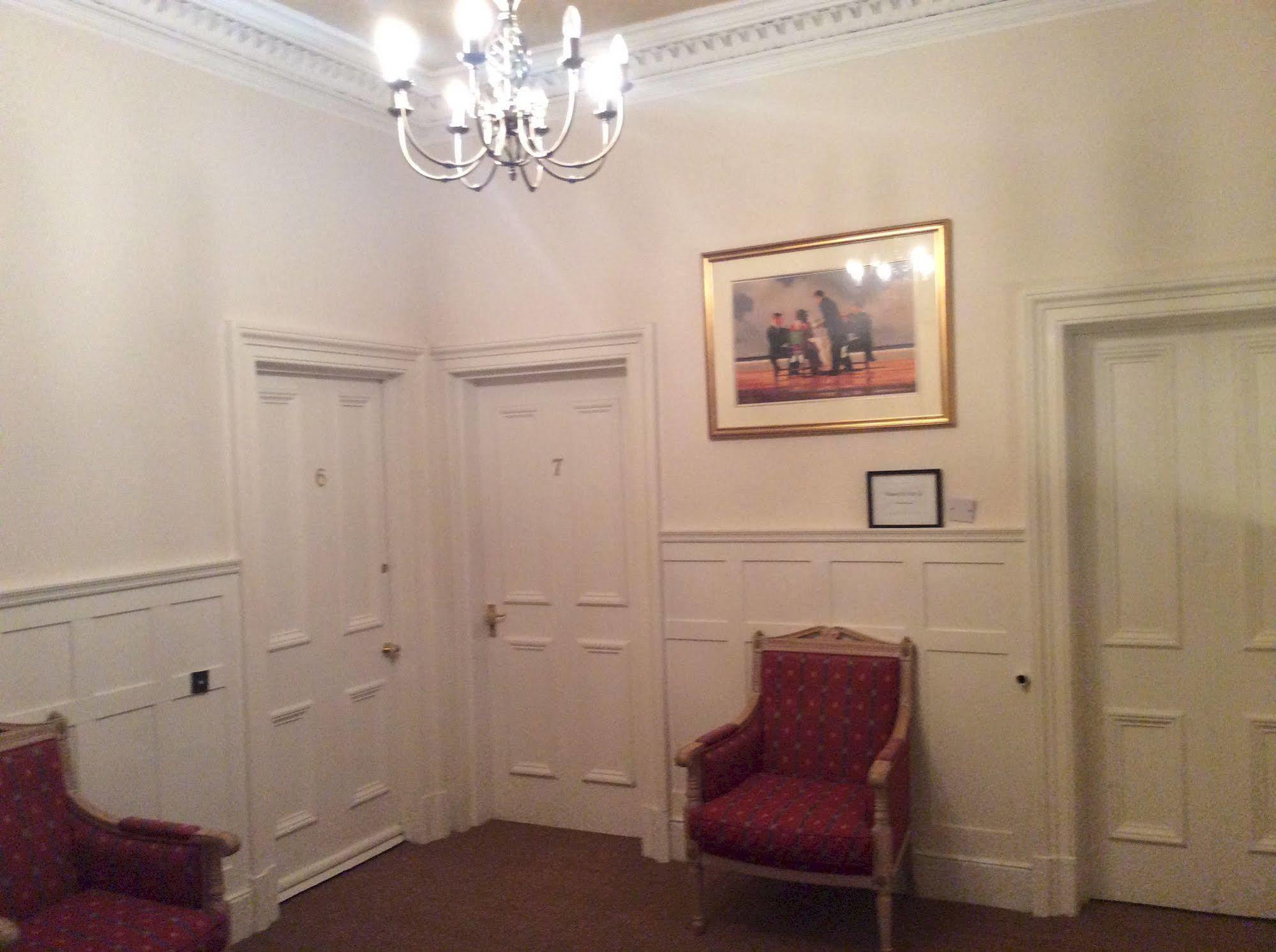 Taychreggan Hotel Dundee Bagian luar foto