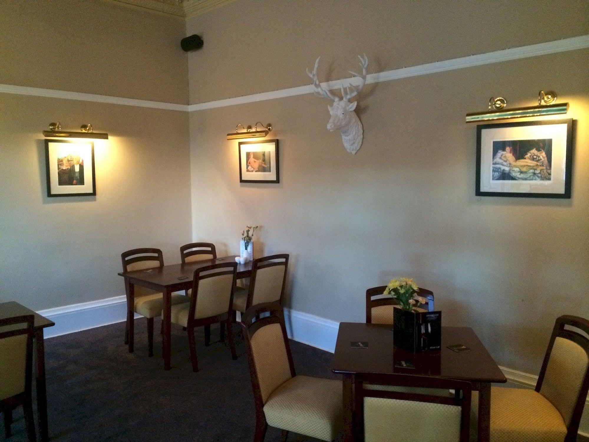 Taychreggan Hotel Dundee Bagian luar foto