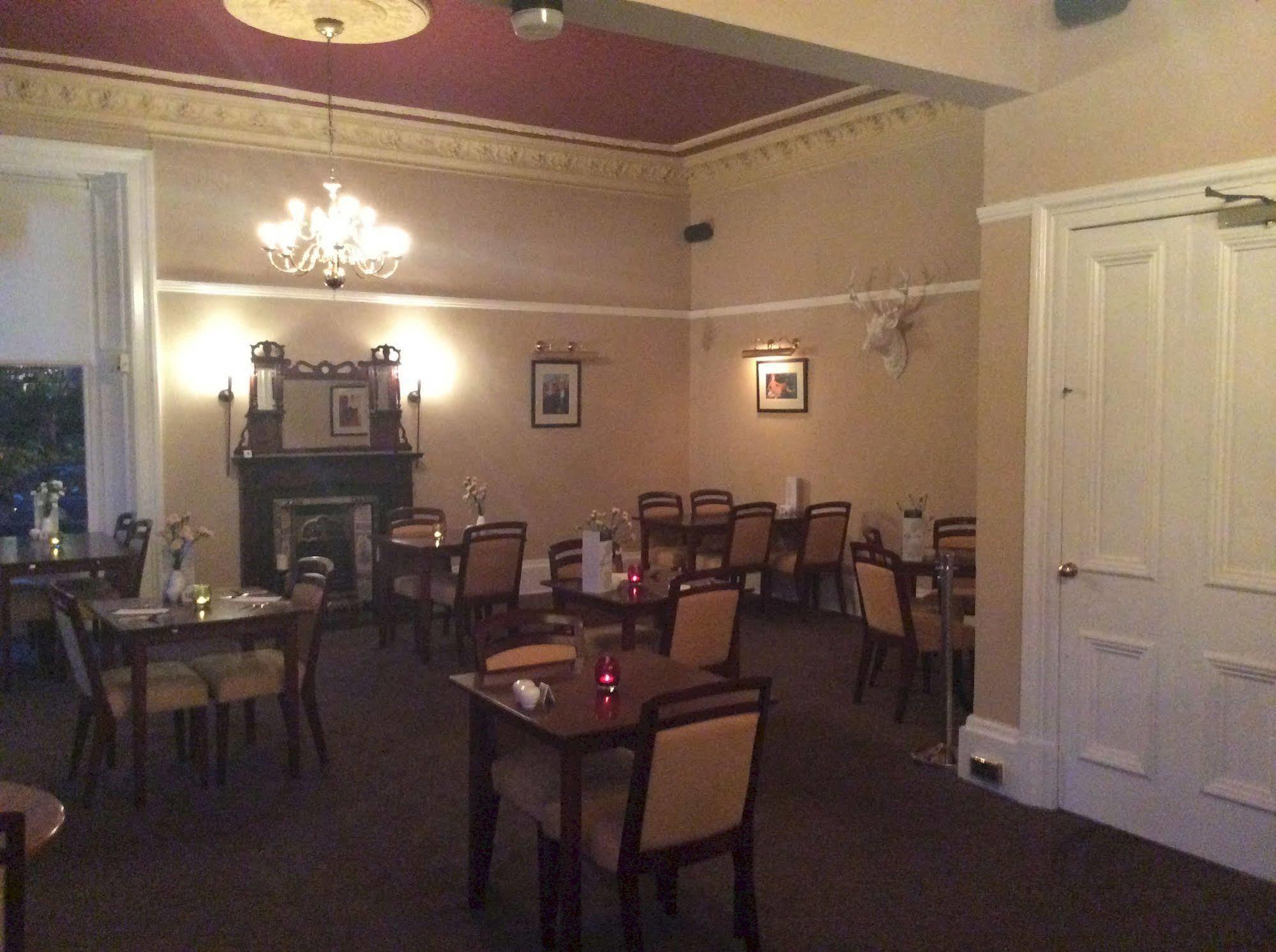 Taychreggan Hotel Dundee Bagian luar foto