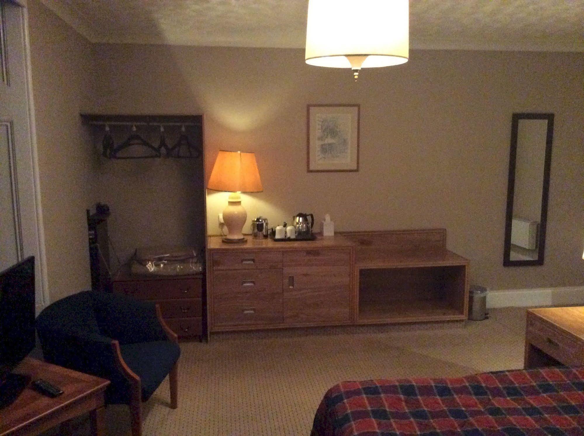 Taychreggan Hotel Dundee Bagian luar foto