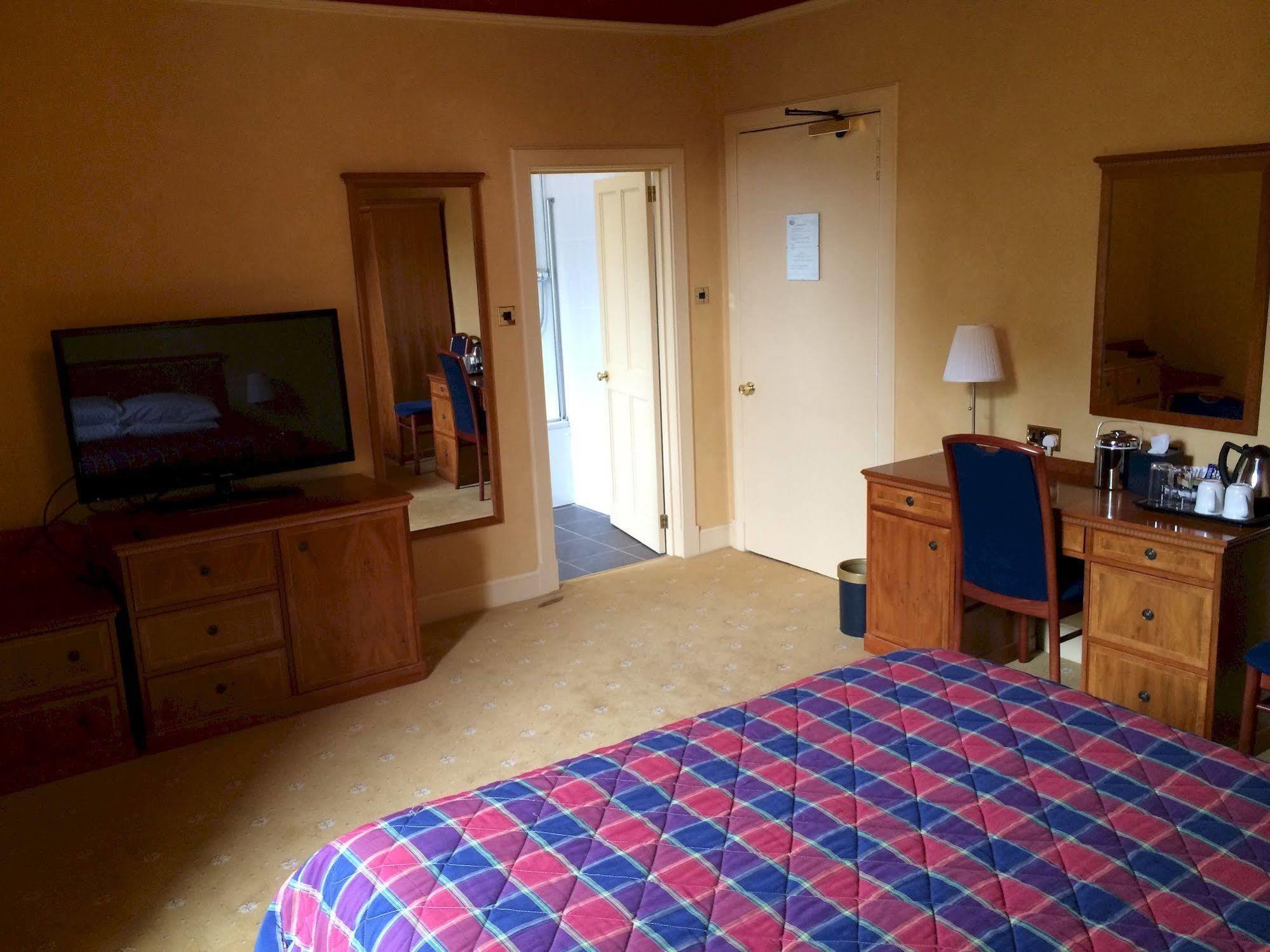Taychreggan Hotel Dundee Bagian luar foto