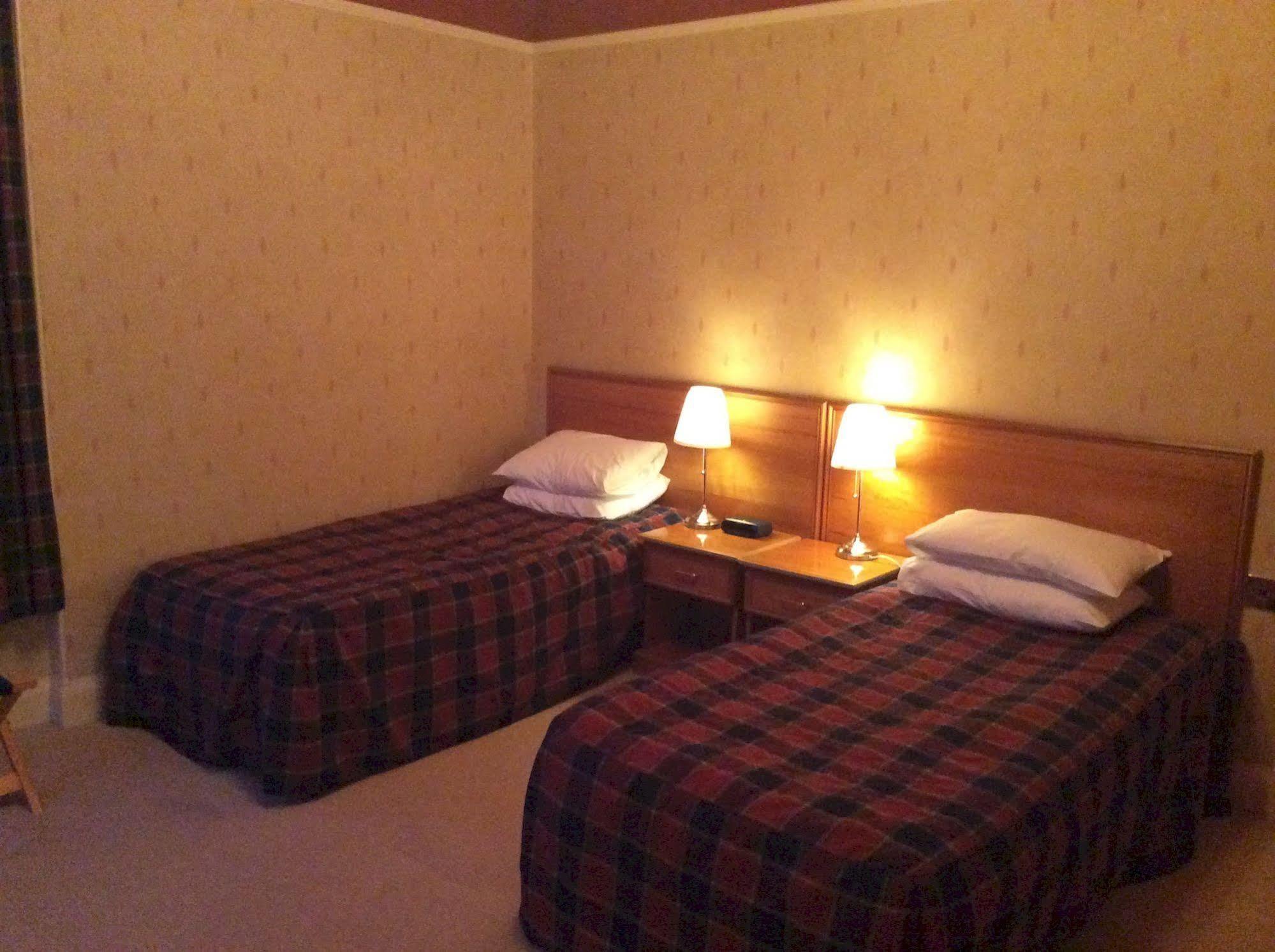 Taychreggan Hotel Dundee Bagian luar foto
