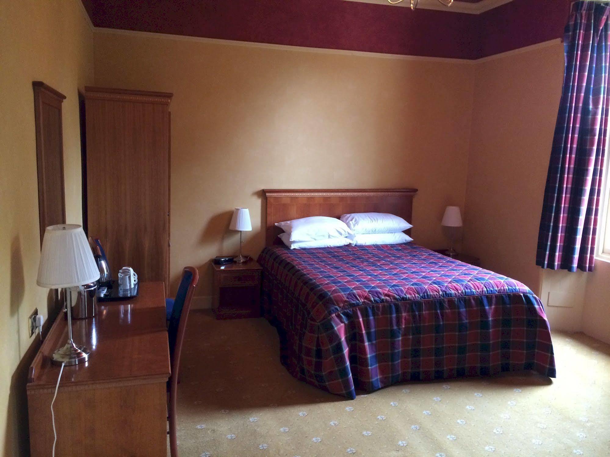 Taychreggan Hotel Dundee Bagian luar foto