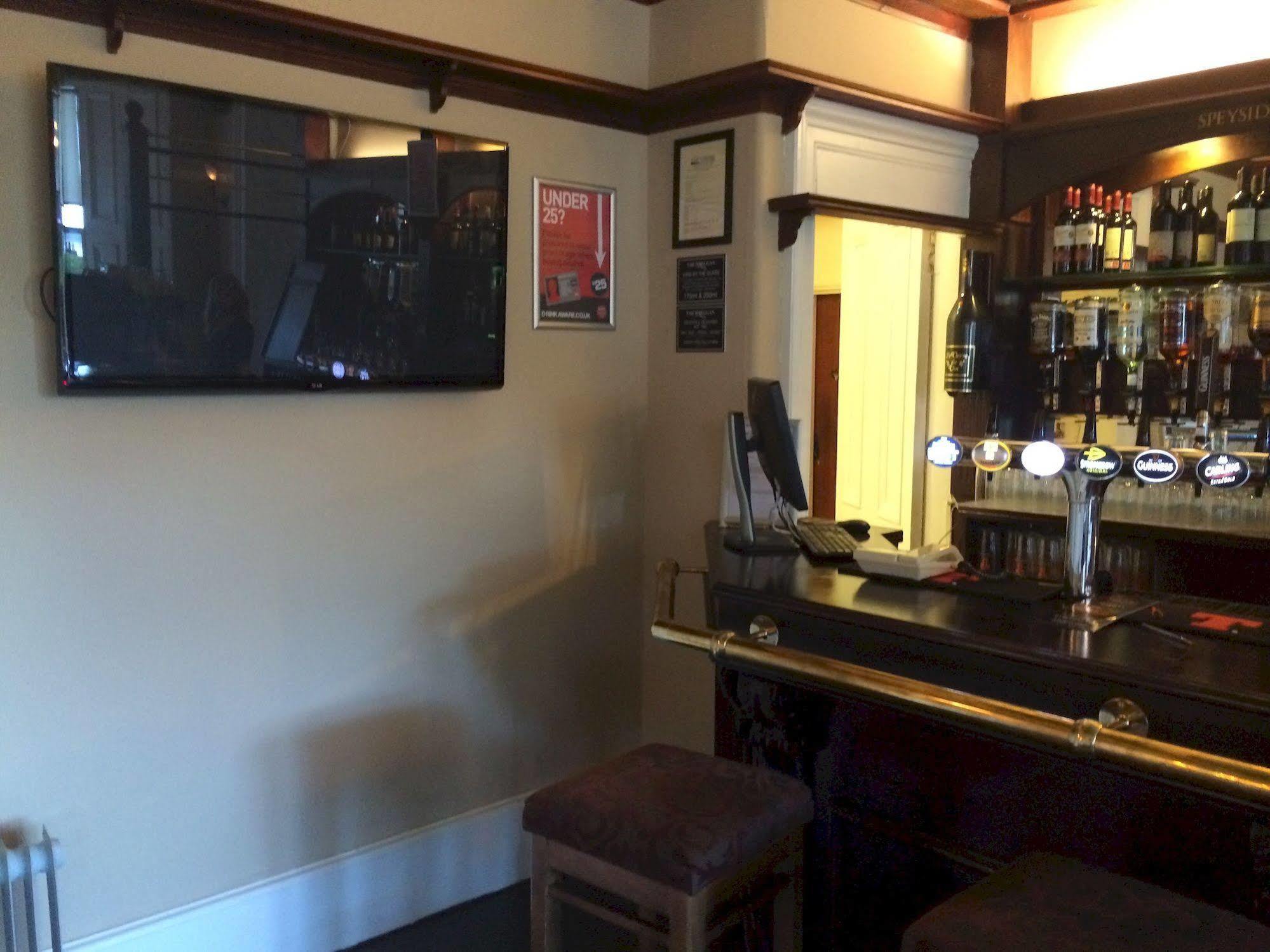 Taychreggan Hotel Dundee Bagian luar foto