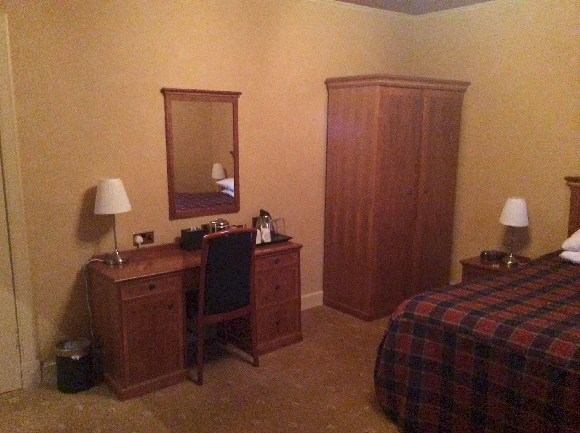Taychreggan Hotel Dundee Bagian luar foto