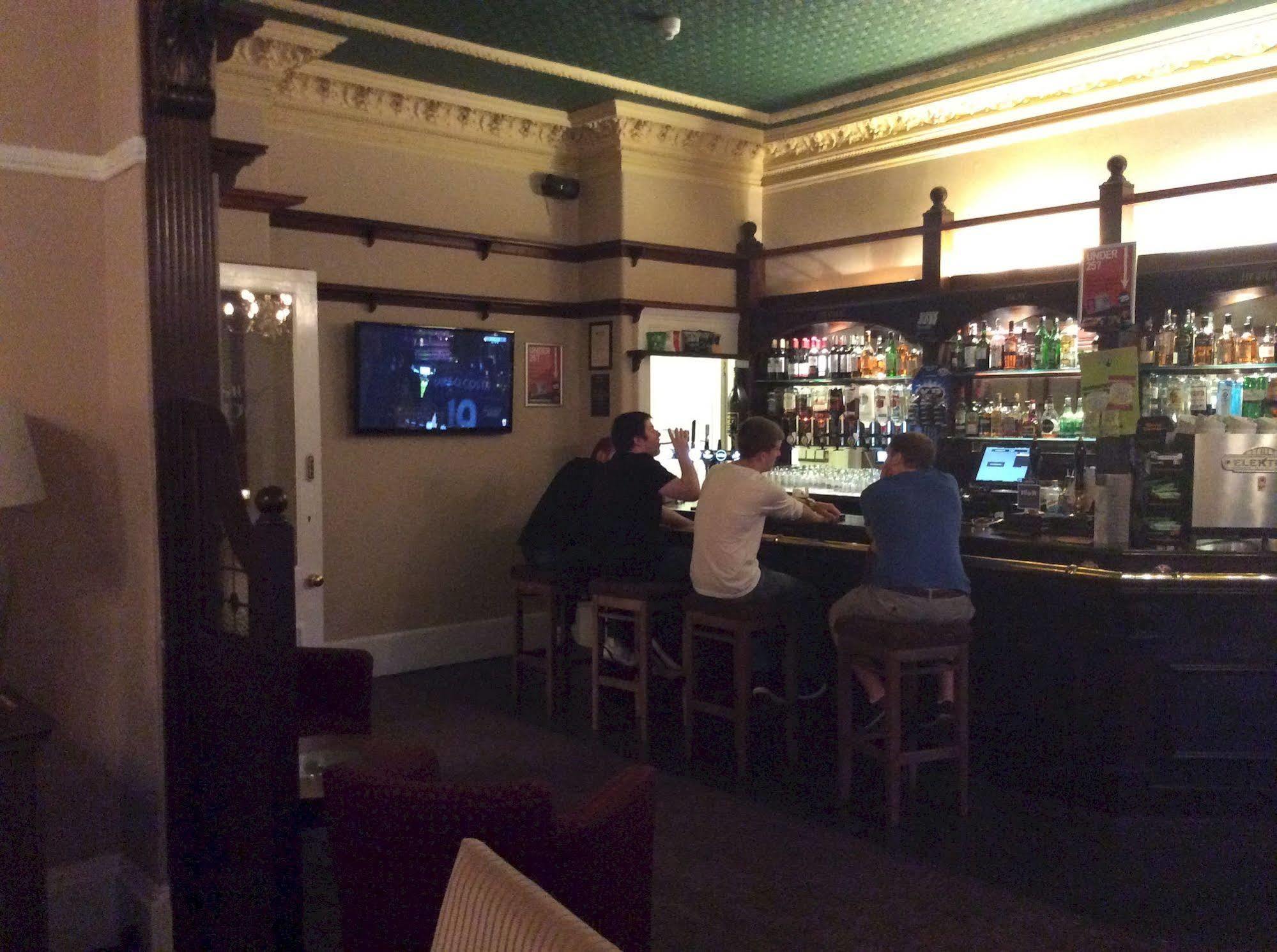 Taychreggan Hotel Dundee Bagian luar foto