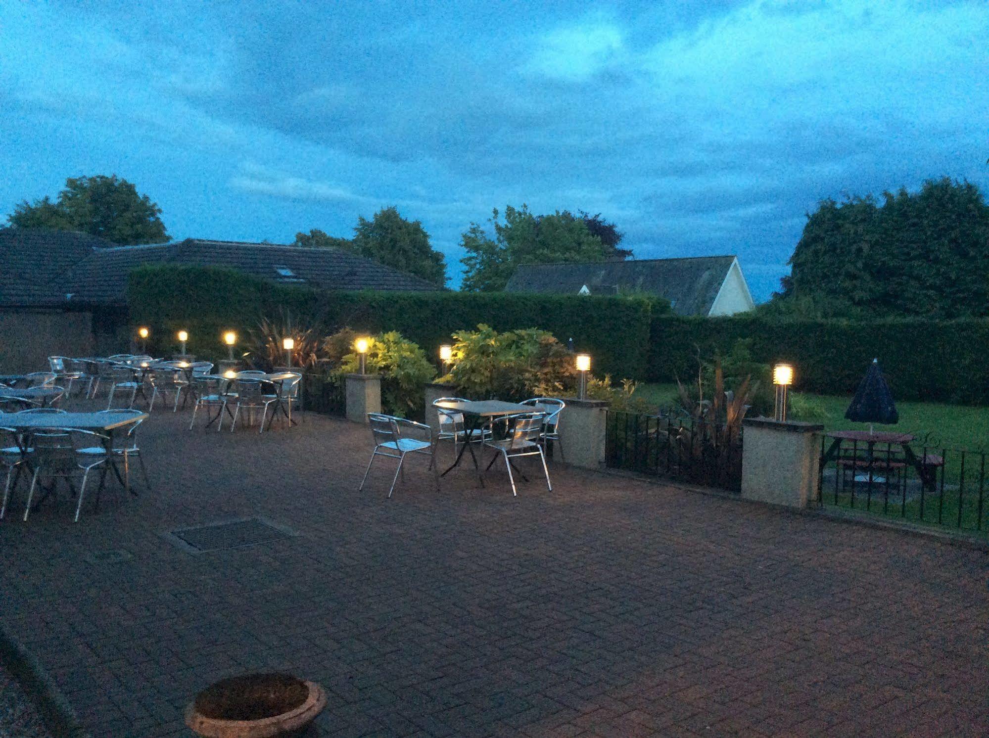 Taychreggan Hotel Dundee Bagian luar foto